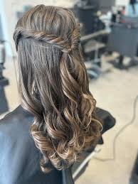 2 Hárlökk sem halda ferminghárgreiðslunni á sínum stað